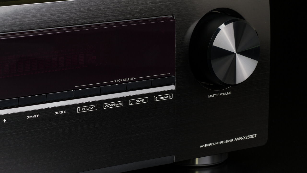 DENON – bringt zwei Einstiegs-AV-Receiver ab 279,- Euro